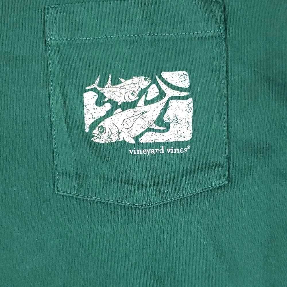 Vineyard Vines Hunter Green Long Sleeve Tee With Front Pocket Size Large - Picture 2 of 5